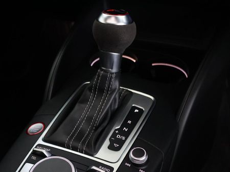 2021-Audi-RS3-Sportback-quattro_25