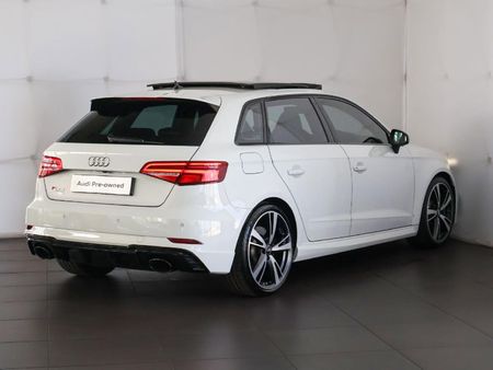 2021-Audi-RS3-Sportback-quattro_8