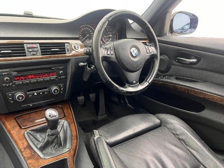 2009-BMW-3-Series-323i-M-Sport_7