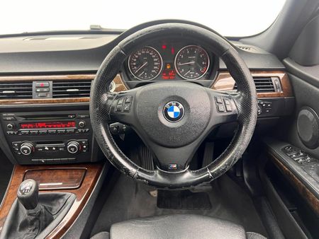 2009-BMW-3-Series-323i-M-Sport_8