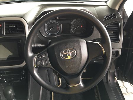 2022-Toyota-Urban-Cruiser-15-Xs-Auto_13