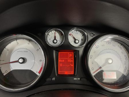 2014-Peugeot-308-CC-16-Auto_1