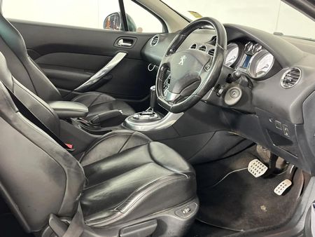 2014-Peugeot-308-CC-16-Auto_7