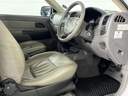 2005-Isuzu-KB-300-TDi-LX-Double-Cab_9