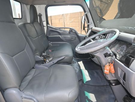 2010-Mitsubishi-Fuso-Canter-FE7-136-FC-CC_5