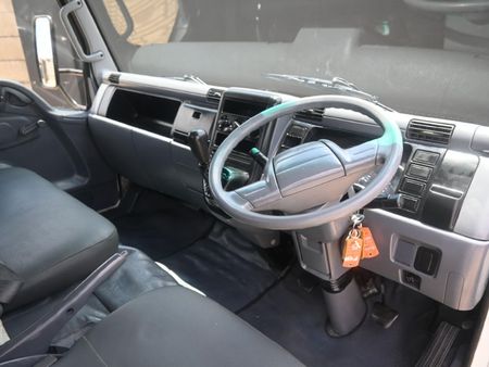 2010-Mitsubishi-Fuso-Canter-FE7-136-FC-CC_6