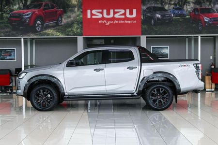 2025-Isuzu-D-Max-30-DDI-V-Cross-HR-4x4-Auto-Double-Cab_10