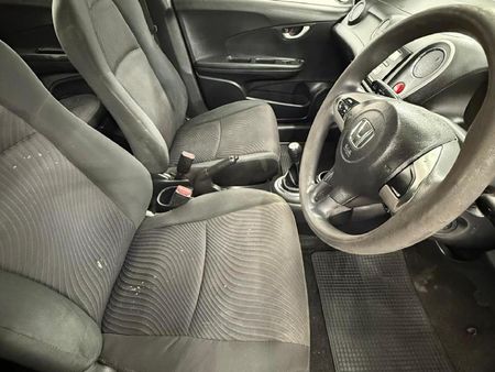 2015-Honda-Mobilio-15-Comfort_6