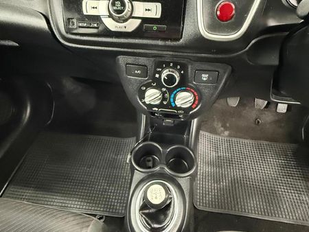 2015-Honda-Mobilio-15-Comfort_7