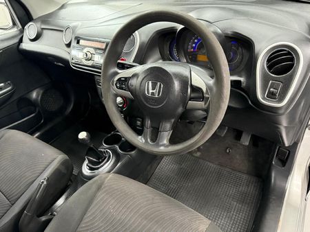 2015-Honda-Mobilio-15-Comfort_8