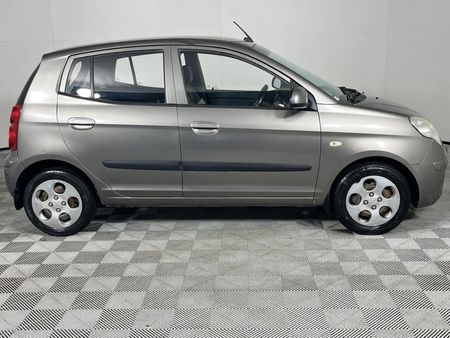 2010-Kia-Picanto-11-LX_4
