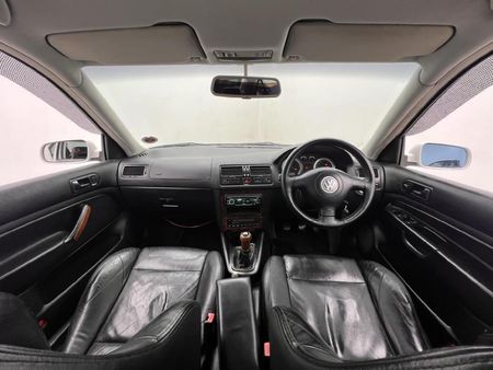 2002-Volkswagen-Jetta-IV-V5_10