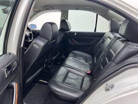 2002-Volkswagen-Jetta-IV-V5_11