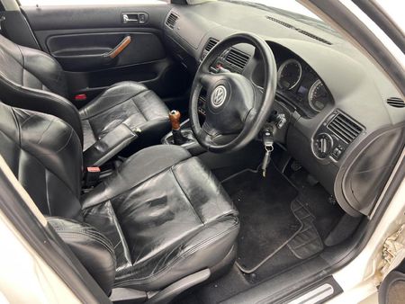 2002-Volkswagen-Jetta-IV-V5_13