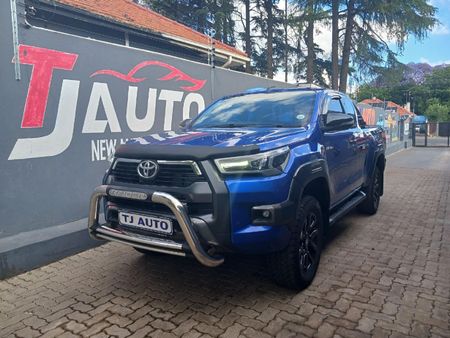 2022-Toyota-Hilux-28-GD-6-Raised-Body-Legend-4x4-Auto-Extended-Cab_0