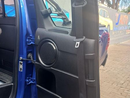 2022-Toyota-Hilux-28-GD-6-Raised-Body-Legend-4x4-Auto-Extended-Cab_12