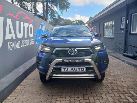 2022-Toyota-Hilux-28-GD-6-Raised-Body-Legend-4x4-Auto-Extended-Cab_2