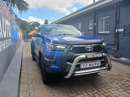 2022-Toyota-Hilux-28-GD-6-Raised-Body-Legend-4x4-Auto-Extended-Cab_4