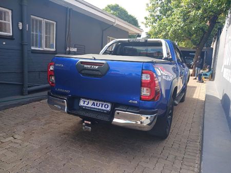 2022-Toyota-Hilux-28-GD-6-Raised-Body-Legend-4x4-Auto-Extended-Cab_6