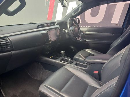 2022-Toyota-Hilux-28-GD-6-Raised-Body-Legend-4x4-Auto-Extended-Cab_8