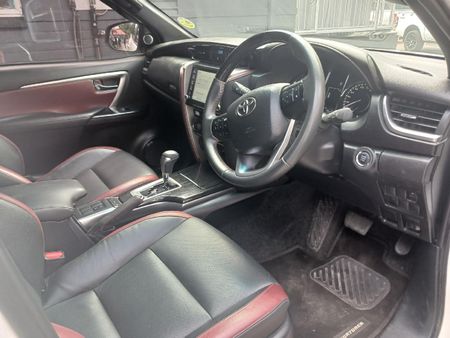 2023-Toyota-Fortuner-28-GD-6-4x4-Auto_9