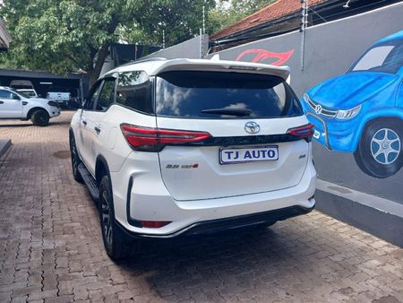 2023-Toyota-Fortuner-28-GD-6-4x4-Auto_5