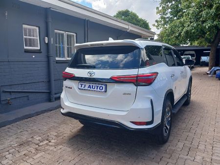 2023-Toyota-Fortuner-28-GD-6-4x4-Auto_6