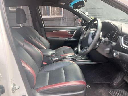 2023-Toyota-Fortuner-28-GD-6-4x4-Auto_8
