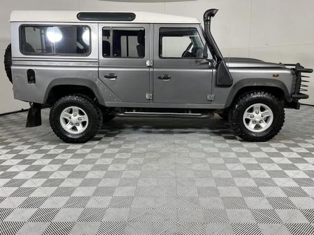 2010-Land-Rover-Defender-110-Puma-Station-Wagon_14