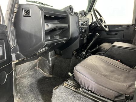 2010-Land-Rover-Defender-110-Puma-Station-Wagon_8