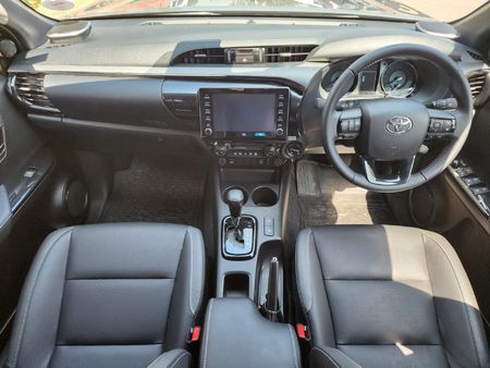2024-Toyota-Hilux-28-GD-6-Raised-Body-Legend-4x4-Auto-Double-Cab_9