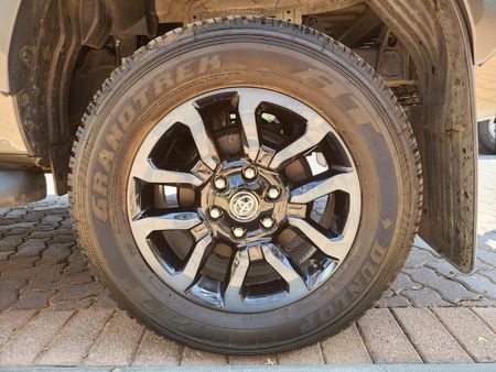 2024-Toyota-Hilux-28-GD-6-Raised-Body-Legend-4x4-Auto-Double-Cab_14