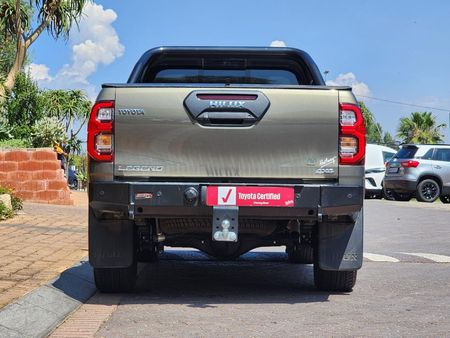 2024-Toyota-Hilux-28-GD-6-Raised-Body-Legend-4x4-Auto-Double-Cab_5