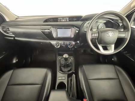 2022-Toyota-Hilux-24-GD-6-Raised-Body-SR-Double-Cab_1