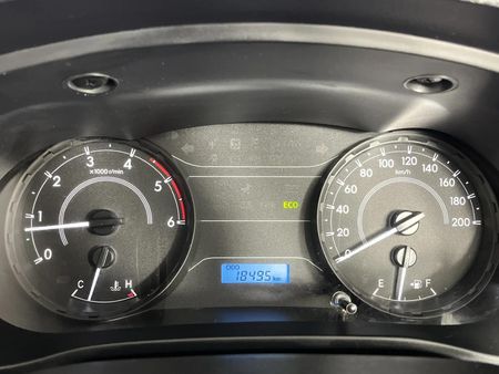 2022-Toyota-Hilux-24-GD-6-Raised-Body-SR-Double-Cab_2