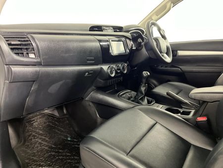 2022-Toyota-Hilux-24-GD-6-Raised-Body-SR-Double-Cab_5
