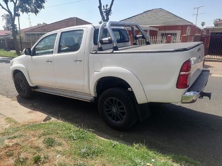 2013-Toyota-Hilux-30-D-4D-Heritage-4x4-Auto-Double-Cab_13