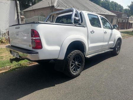 2013-Toyota-Hilux-30-D-4D-Heritage-4x4-Auto-Double-Cab_14