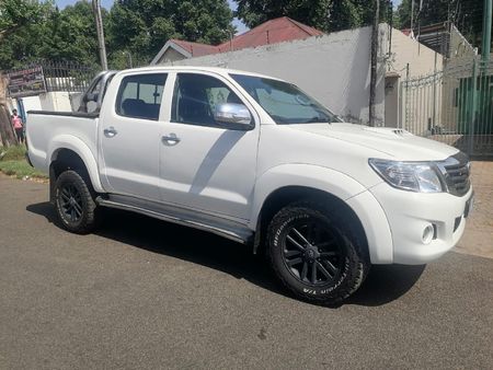 2013-Toyota-Hilux-30-D-4D-Heritage-4x4-Auto-Double-Cab_1
