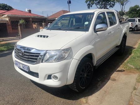 2013-Toyota-Hilux-30-D-4D-Heritage-4x4-Auto-Double-Cab_2