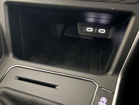2024-Volkswagen-Polo-10-TSI-Life_11
