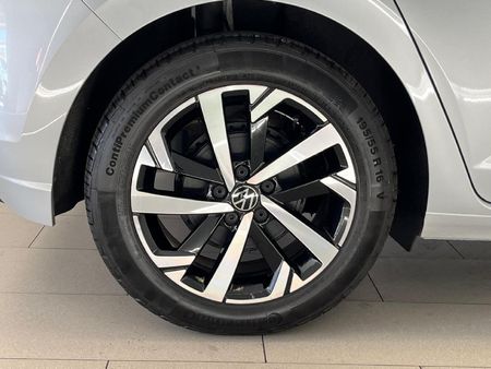 2024-Volkswagen-Polo-10-TSI-Life_13