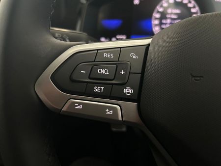 2024-Volkswagen-Polo-10-TSI-Life_7