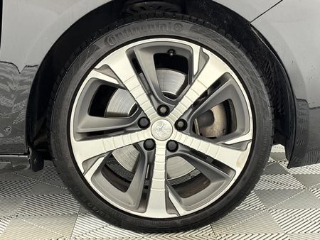 2016-Peugeot-308-16e-THP-GT-5-dr_4