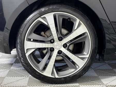 2016-Peugeot-308-16e-THP-GT-5-dr_7