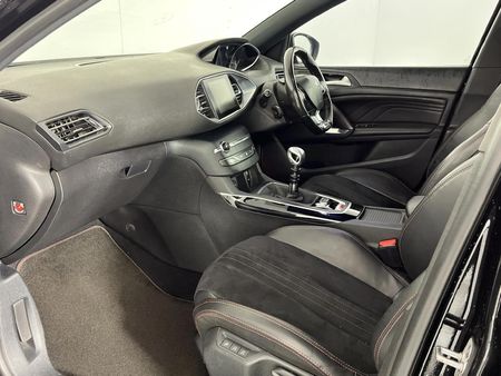 2016-Peugeot-308-16e-THP-GT-5-dr_8