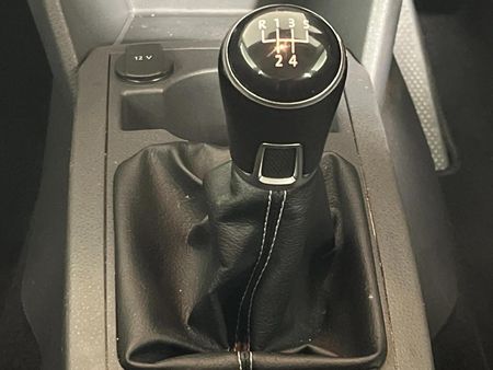 2017-Volkswagen-Polo-Vivo-GP-16-Maxx-5-dr_10