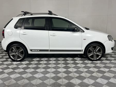 2017-Volkswagen-Polo-Vivo-GP-16-Maxx-5-dr_14