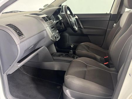2017-Volkswagen-Polo-Vivo-GP-16-Maxx-5-dr_8