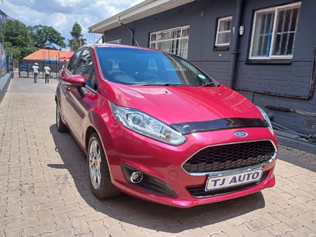 2015-Ford-Fiesta-10-EcoBoost-Titanium-Auto-5-dr_2